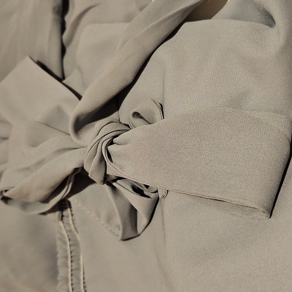 NWT Show Me Your MuMu Weddings Claire Tie Shoulder midi dress in silver sage L - Picture 7 of 9